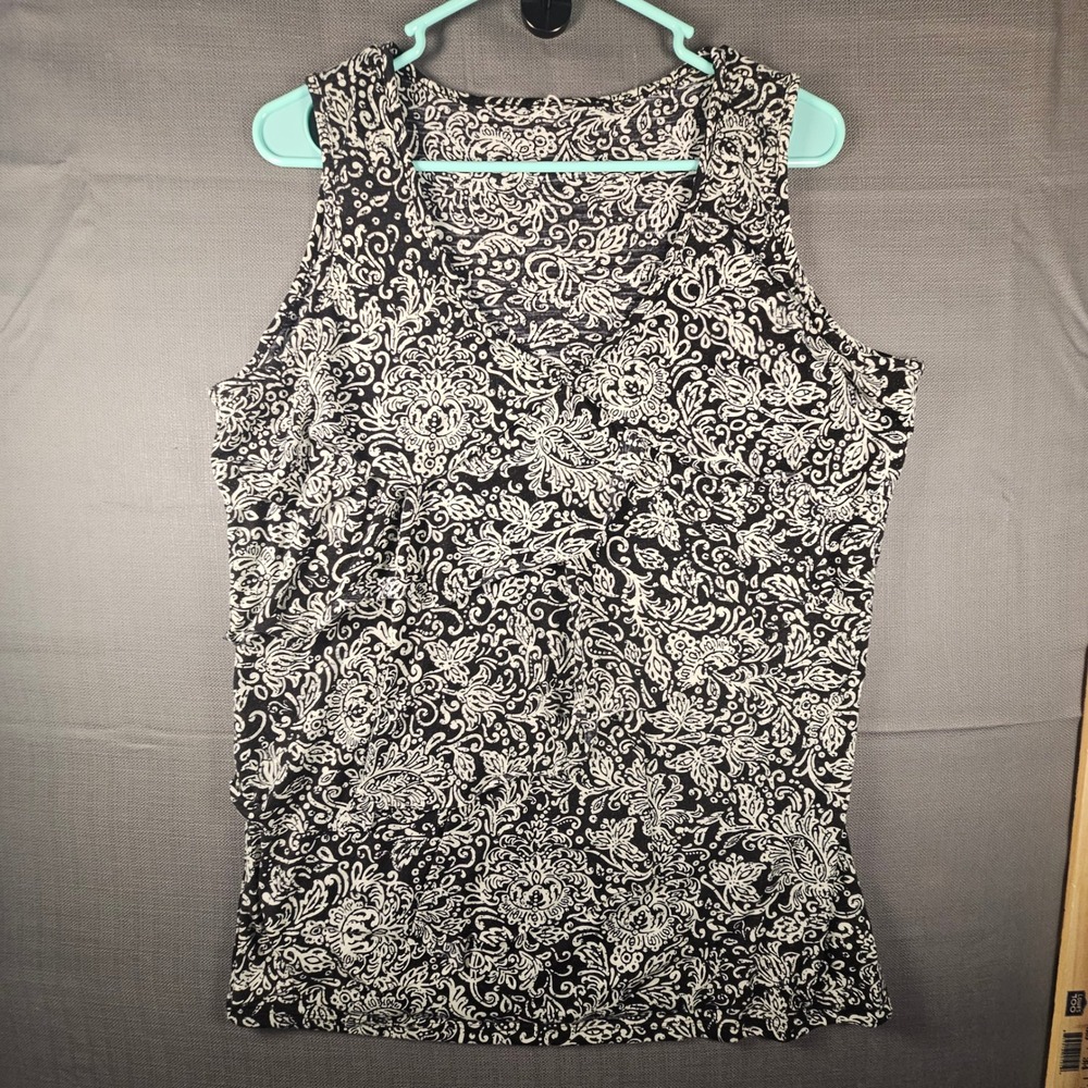 Black and White Damask Paisley V-Neck Tiered Ruffle Tank‎ Top RN 56951 womens